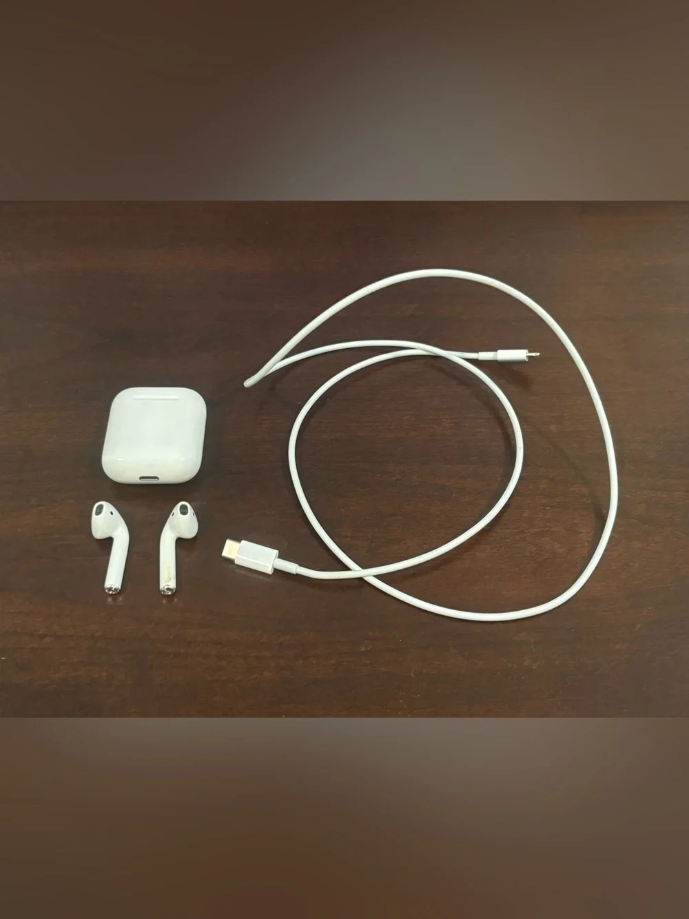 Apple AirPods 2nd Generation with Charging Case and Lightning Cable -Not Working